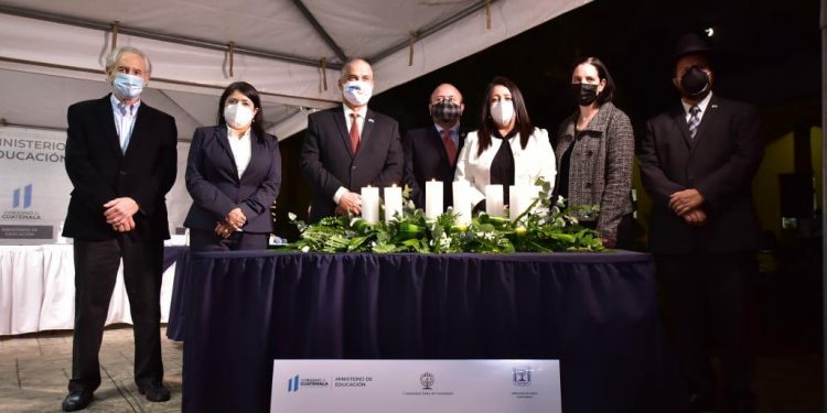 Mineduc realiza acto solemne por el Día Internacional de Conmemoración de las Víctimas del Holocausto
