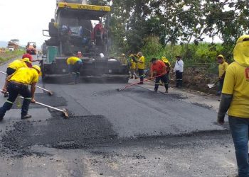 Vecinos de Escuintla se benefician con reposición de carretera