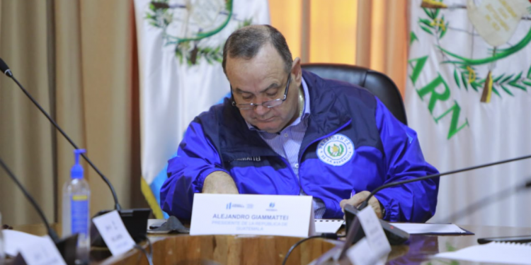 Presidente ordena el cierre del vertedero de AMSA