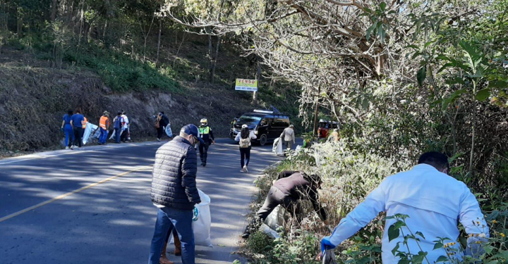 Instituciones  y voluntarios se une para proteger el Lago de Atitlán