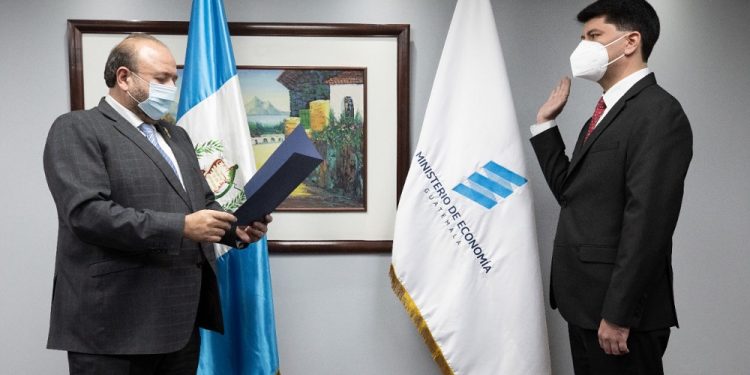 ASUME NUEVO VICEMINISTRO DE ASUNTOS REGISTRALES