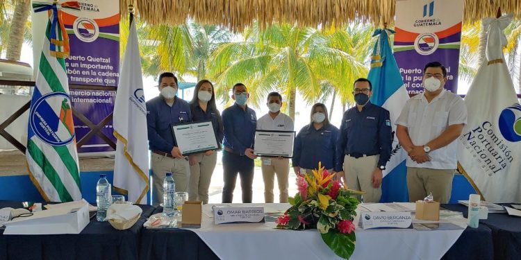 Aduana Puerto Quetzal recibe certificación ISO 9001:2015
