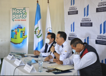 Ministro de Ambiente se reúne con alcaldes de Jutiapa en busca de soluciones para el tratamiento de los desechos