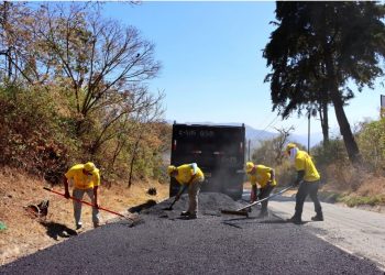 El CIV continúa Plan Nacional de Bacheo en más de 10 tramos de Sacatepéquez