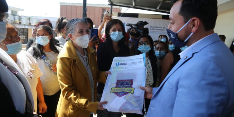 Ministro de Gobernación reitera compromiso para fortalecer labor de CAIMUS