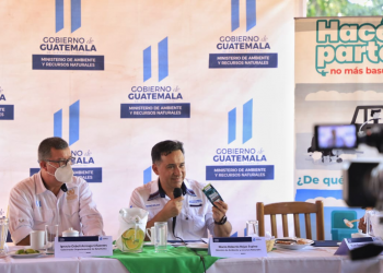 Ministro Mario Rojas y alcaldes de Retalhuleu buscan soluciones para el tratamiento de los desechos