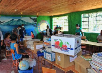 El programa de Correos “Llenemos de libros Guate”, llega a Sololá