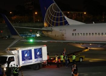 DGAC facilita traslado de vacunas a través de puente aéreo