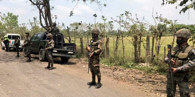 Ejército de Guatemala participa en capacitación de equipos que apoyarán proceso de vacunación contra el Coronavirus, COVID-19