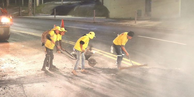 Plan Nacional de Bacheo llega a carretera de Muxbal