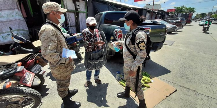 Ejército de Guatemala participa en capacitación de equipos que apoyarán proceso de vacunación contra el Coronavirus, COVID-19