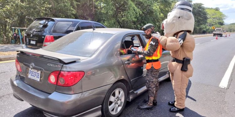 Ejército de Guatemala participa en capacitación de equipos que apoyarán proceso de vacunación contra el Coronavirus, COVID-19