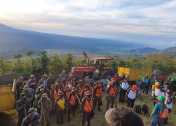 MARN apoya labores para sofocar incendio forestal en el Volcán Atitlán