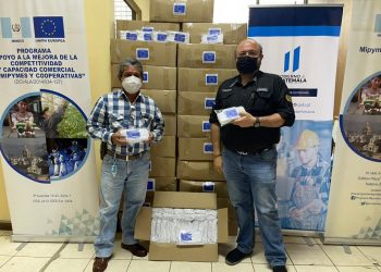 UE DONA MASCARILLAS PARA CONTRIBUIR CON REACTIVACIÓN ECONÓMICA EN ZACAPA