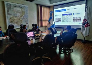 Colaboradores del Fondo Social de Solidaridad se capacitan para dar un mejor servicio