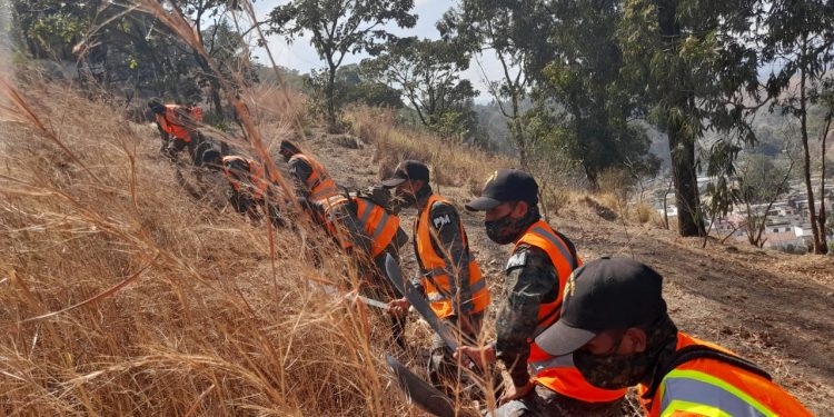 Ejército de Guatemala participa en capacitación de equipos que apoyarán proceso de vacunación contra el Coronavirus, COVID-19