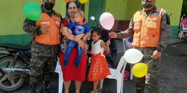 Ejército de Guatemala participa en capacitación de equipos que apoyarán proceso de vacunación contra el Coronavirus, COVID-19