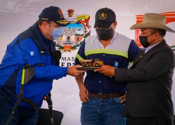 Inician los trabajos de mejoramiento de camino rural de 31 kilómetros en Chimaltenango