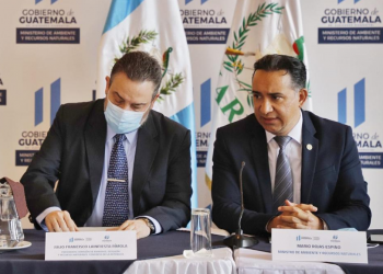 Rojas Espino presenta plan de trabajo del MARN a Comisión de Ambiente del Congreso