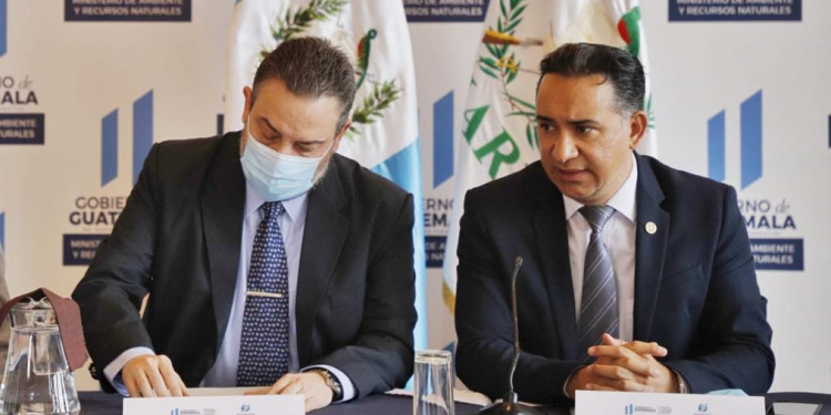 Rojas Espino presenta plan de trabajo del MARN a Comisión de Ambiente del Congreso