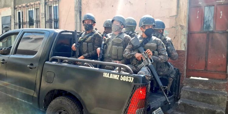 Ejército de Guatemala participa en capacitación de equipos que apoyarán proceso de vacunación contra el Coronavirus, COVID-19