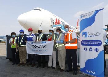 321 mil 600 dosis de vacunas AstraZeneca, llegan al Aeropuerto Internacional La Aurora