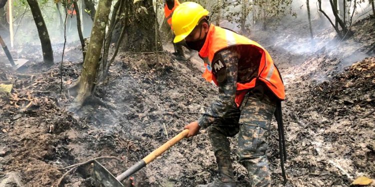 Ejército de Guatemala participa en capacitación de equipos que apoyarán proceso de vacunación contra el Coronavirus, COVID-19