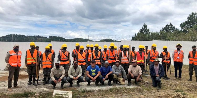 Ejército de Guatemala participa en capacitación de equipos que apoyarán proceso de vacunación contra el Coronavirus, COVID-19