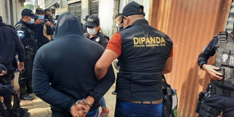 Operativos antiextorsión impacta clica “Raza Chapina” del Barrio 18 capturando a 11 mujeres