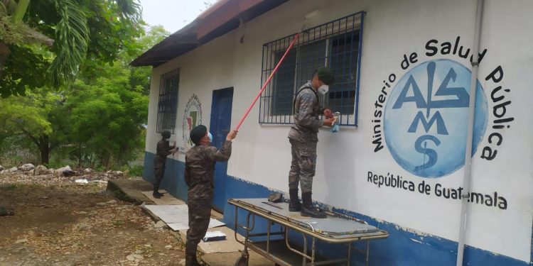 Ejército de Guatemala participa en capacitación de equipos que apoyarán proceso de vacunación contra el Coronavirus, COVID-19