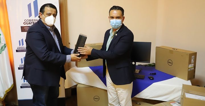 Ministerio de Ambiente recibe donación tecnológica