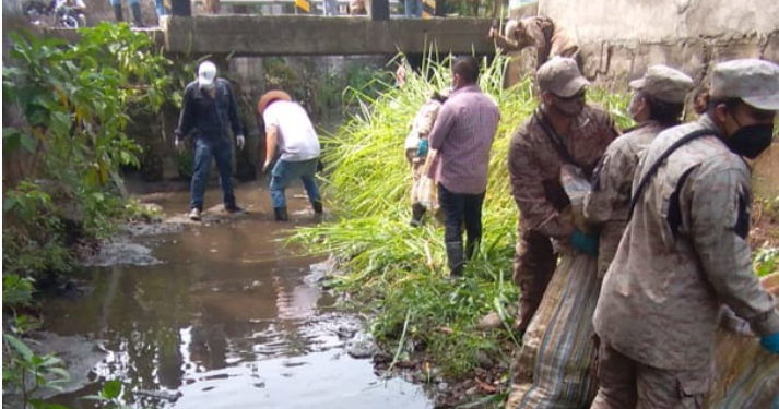 Jornada de limpieza protege el río Xelaca en Suchitepéquez