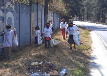 Niños en Chimaltenango celebraron el Día de la Tierra