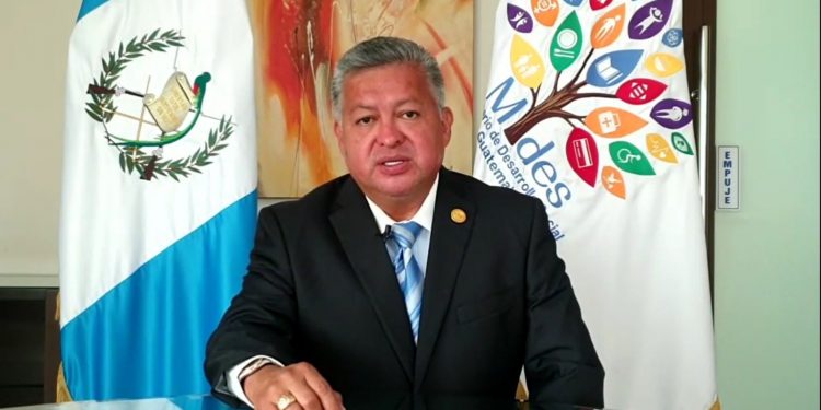 Mides defiende derechos de adultos mayores