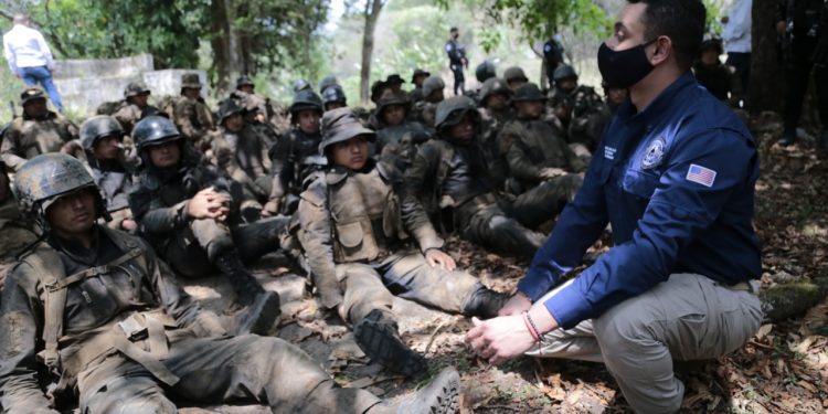Aspirantes del curso COAN superan las primeras 24 horas de entrenamiento intenso