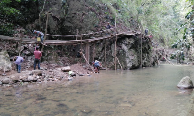 MARN inspecciona denuncia por desvío de un río en Esquipulas