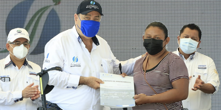 Gobierno de Guatemala regulariza propiedades a favor comunitarios de Sipacate, Escuintla