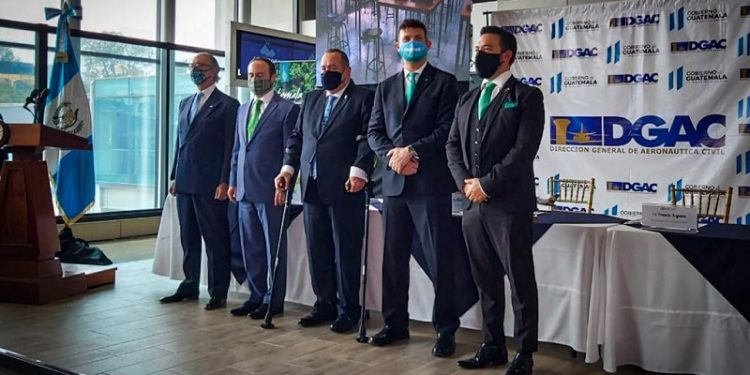 Llega al Aeropuerto Internacional La Aurora el primer vuelo de Frontier Airlines