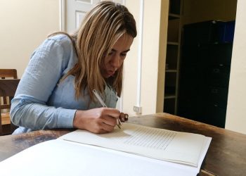 Directora de UDEVIPO con mandato para firmar escrituras públicas