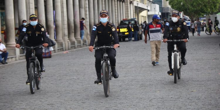 Fortalecen seguridad con patrullajes e identifican personas en la zona uno capitalina