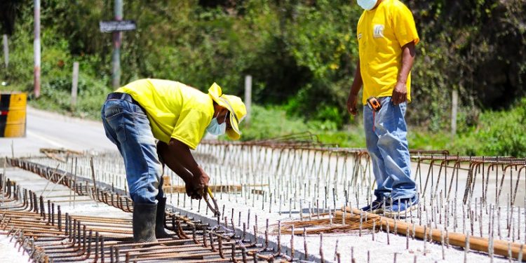 Reconstruyen puente Chiché en San Juan Chamelco, que beneficiará a más de 75 mil personas