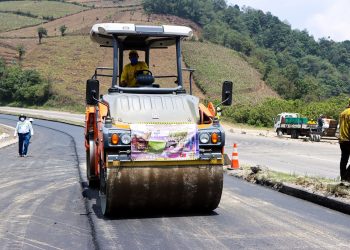 Trabajos de recuperación de asfalto en la CA-01 Occidente