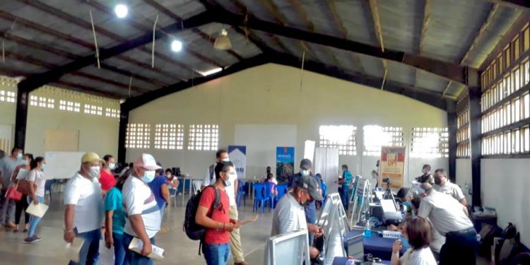 Jornadas móviles llegan a población de San Luis, Petén