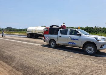 Trabajos de limpieza en Aeropuerto de Puerto Barrios, Izabal, brindan seguridad
