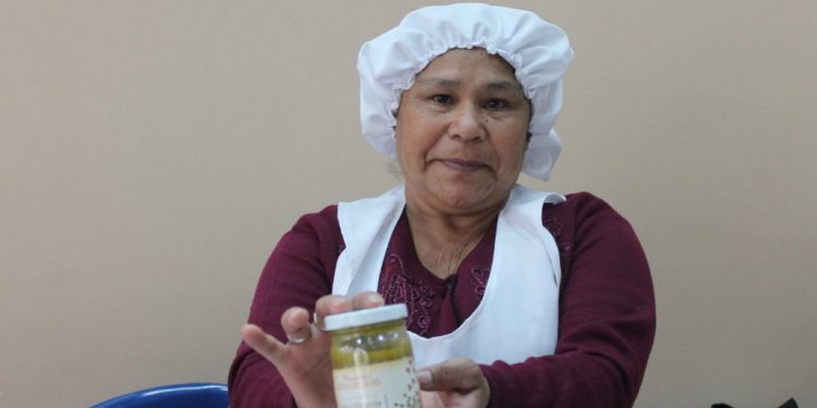 Proponen acciones para la reactivación económica de las mujeres