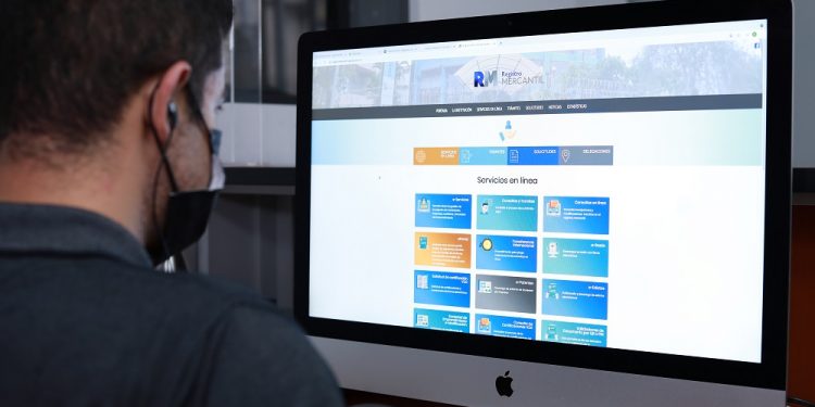 Nueva legislación reducirá tiempos y costos en trámites oficiales