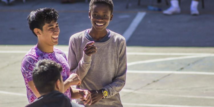 Trabajan en acciones para apoyar a la juventud