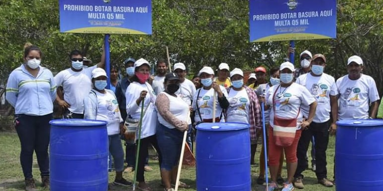 Santarroseños limpian el río Los Esclavos