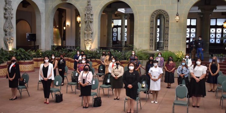 Entregan “Orden de Excelencia Laboral a Mujeres Trabajadoras”