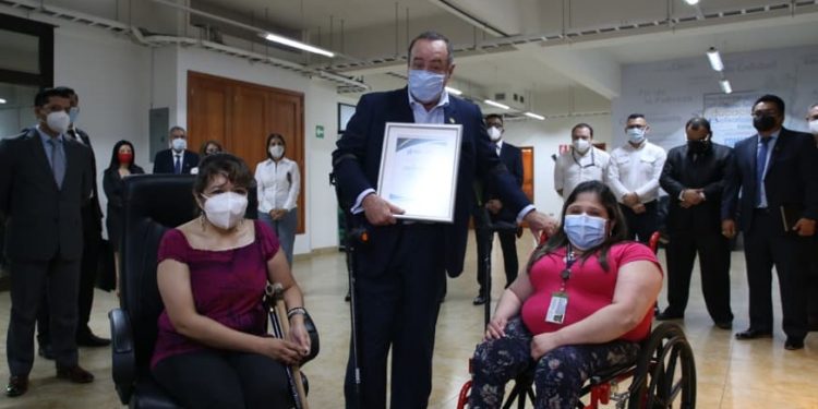 Presidente visita el Mides por proyectos anuales